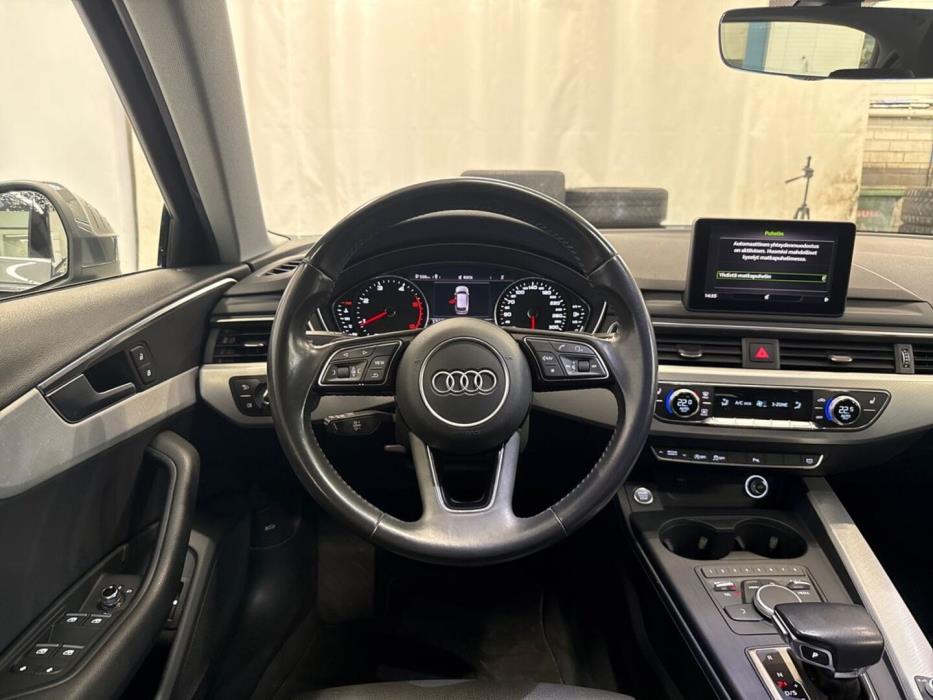 AUDI A4 2019
