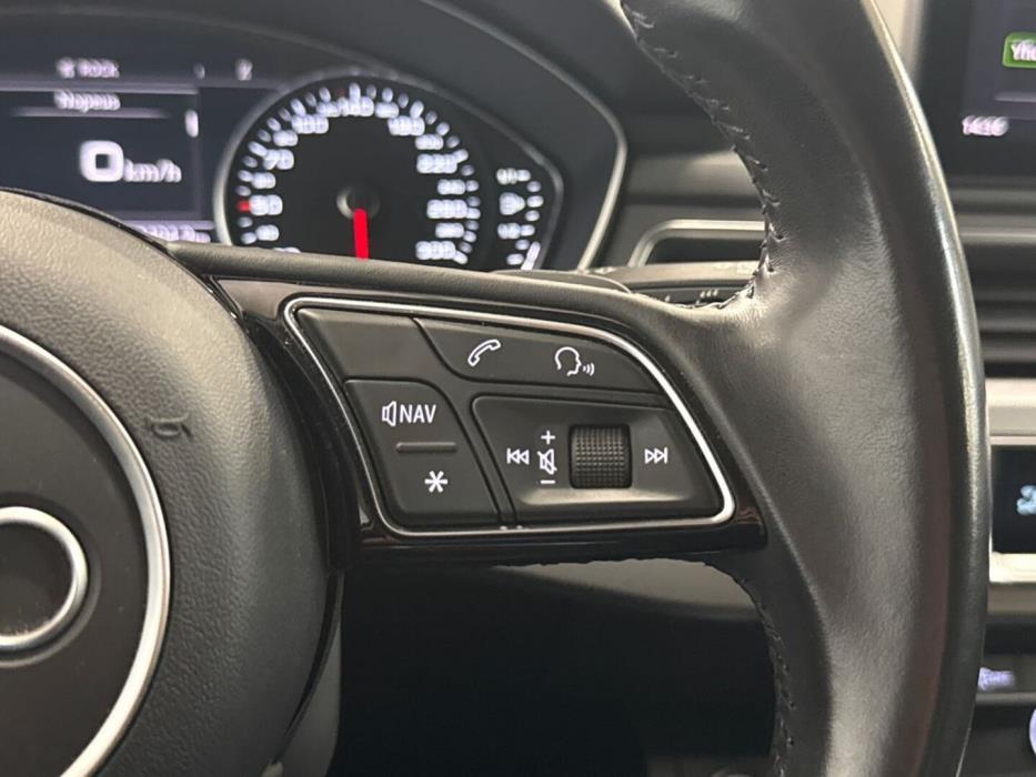 AUDI A4 2019