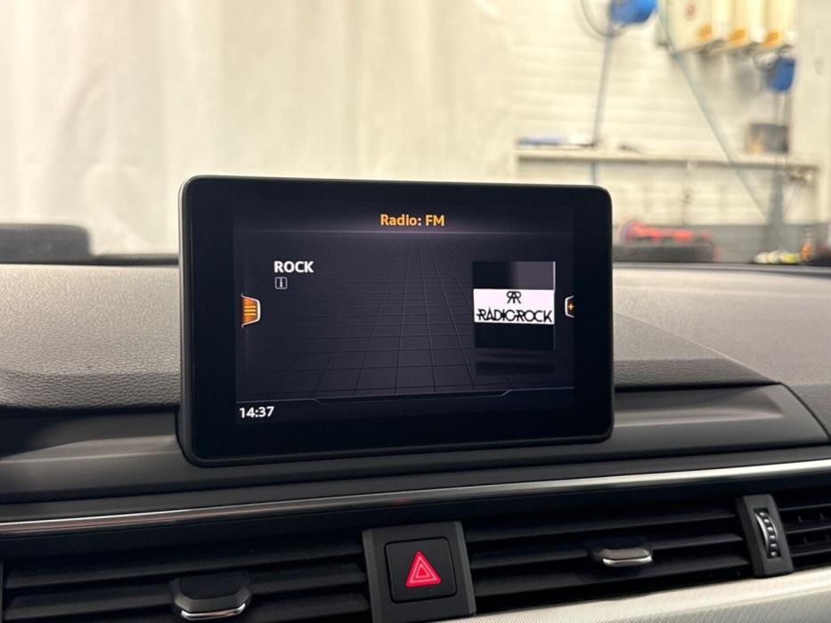 AUDI A4 2019