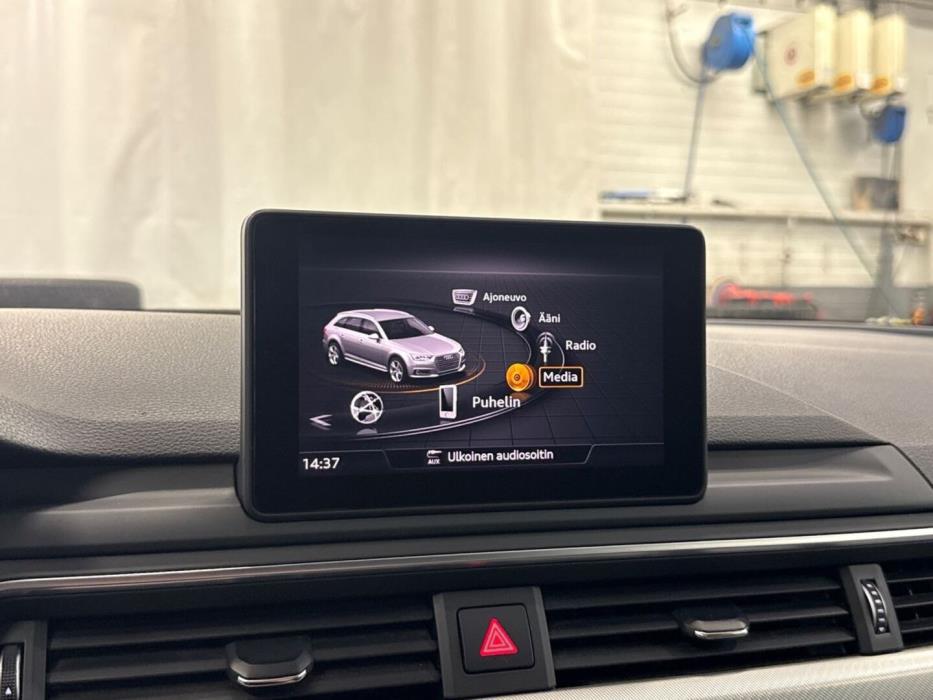 AUDI A4 2019