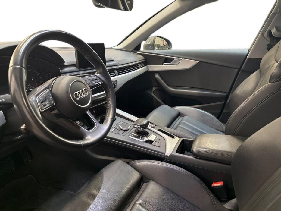 AUDI A4 2019