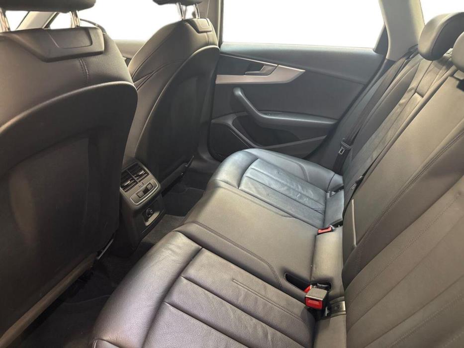 AUDI A4 2019
