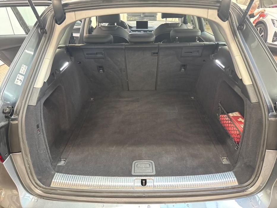 AUDI A4 2019