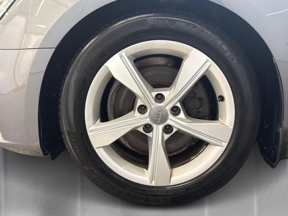 AUDI A4 2019