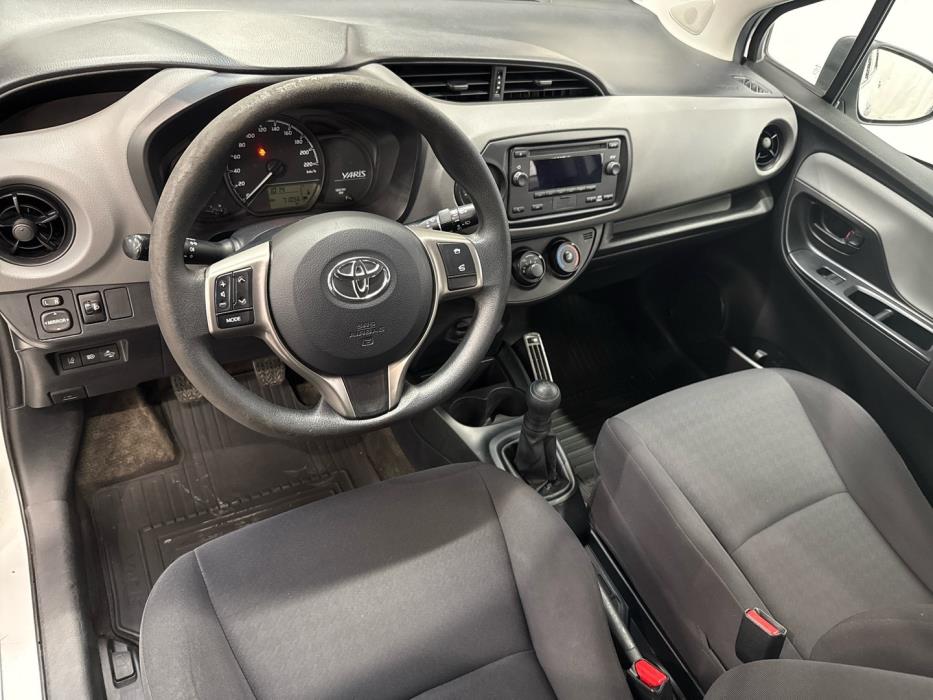 TOYOTA Yaris 2019