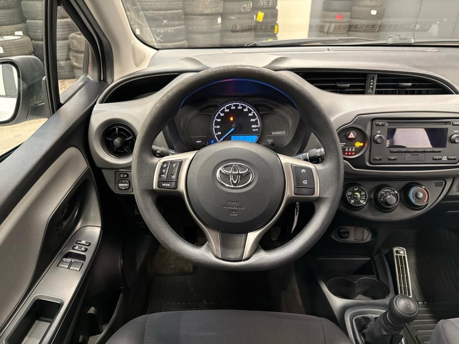 TOYOTA Yaris 2019