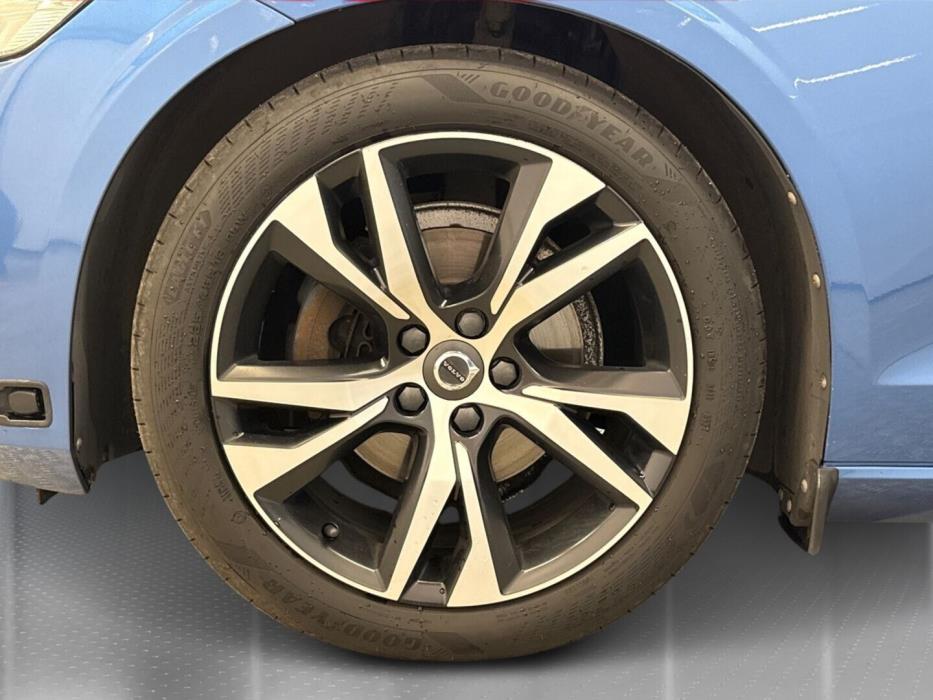 VOLVO V60 2019