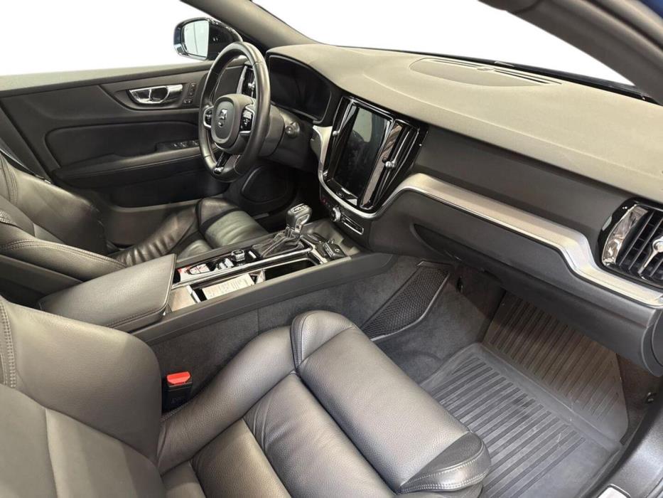VOLVO V60 2019