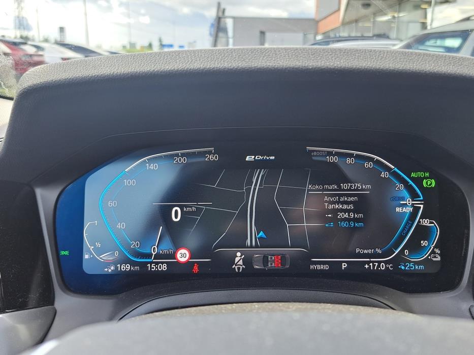 BMW 330 2019