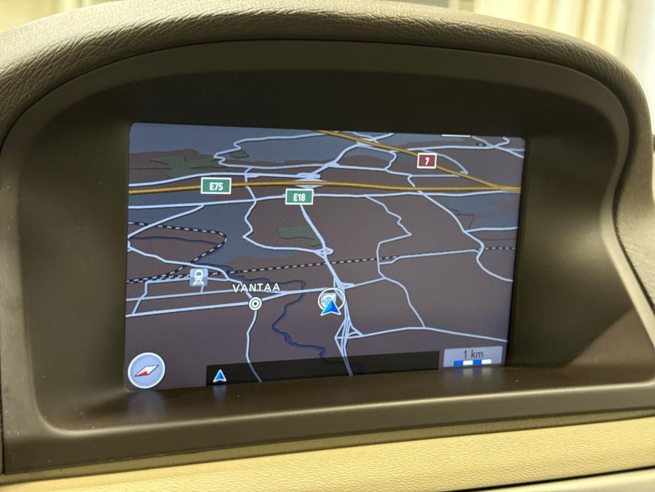 VOLVO V70 2011