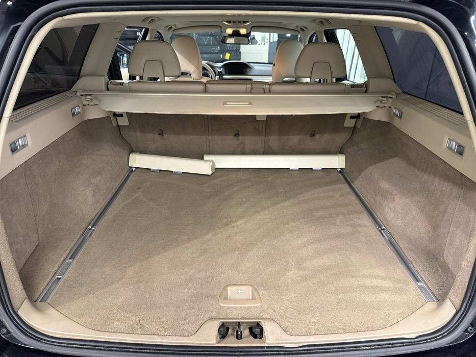 VOLVO V70 2011