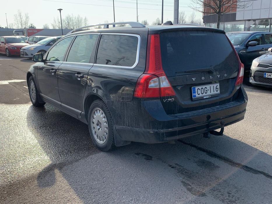 VOLVO V70 2011