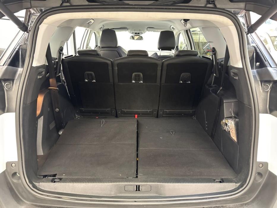 PEUGEOT 5008 2020