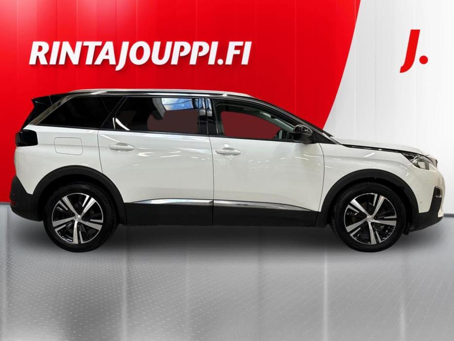 PEUGEOT 5008 2020