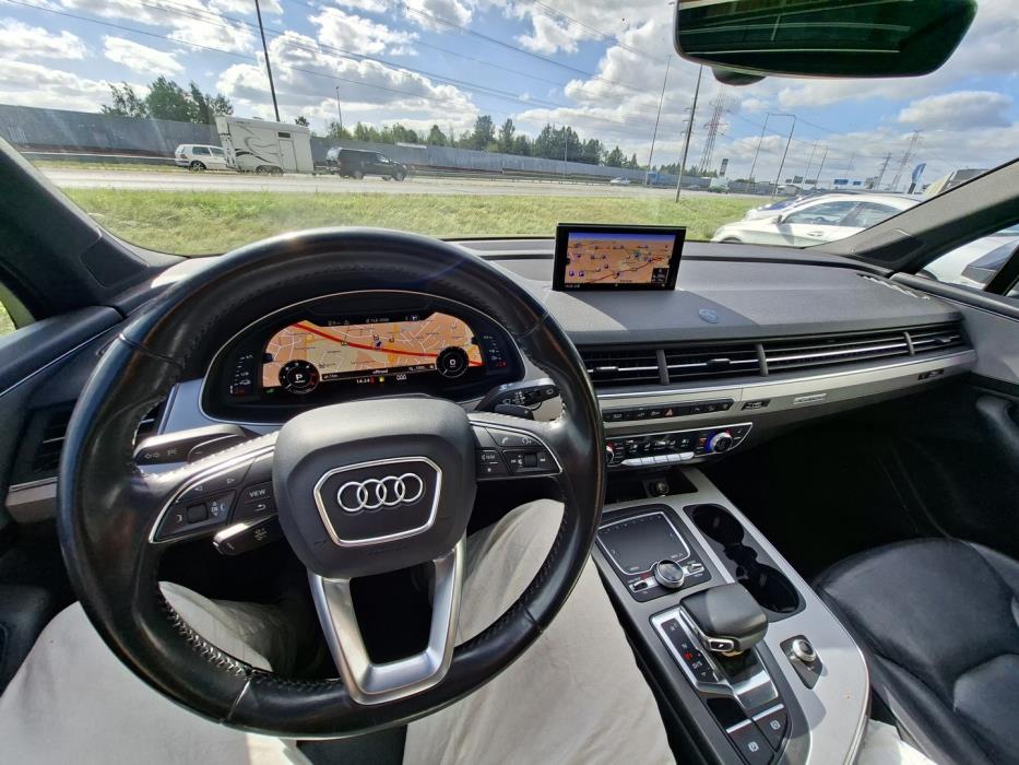 AUDI Q7 2017