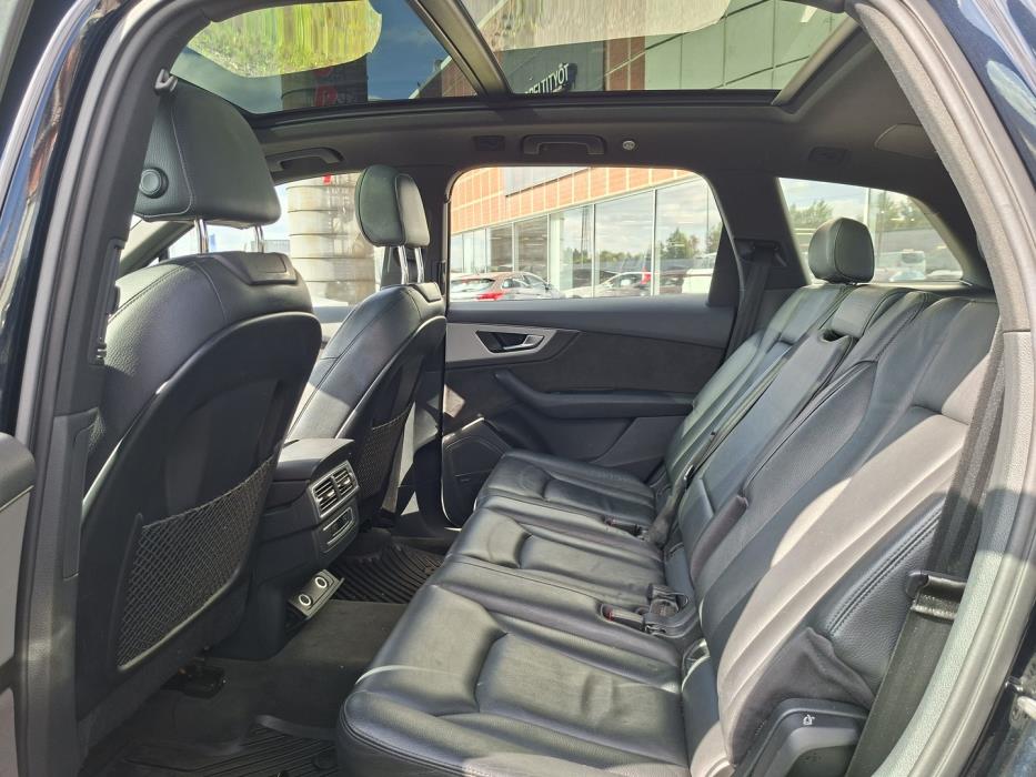 AUDI Q7 2017