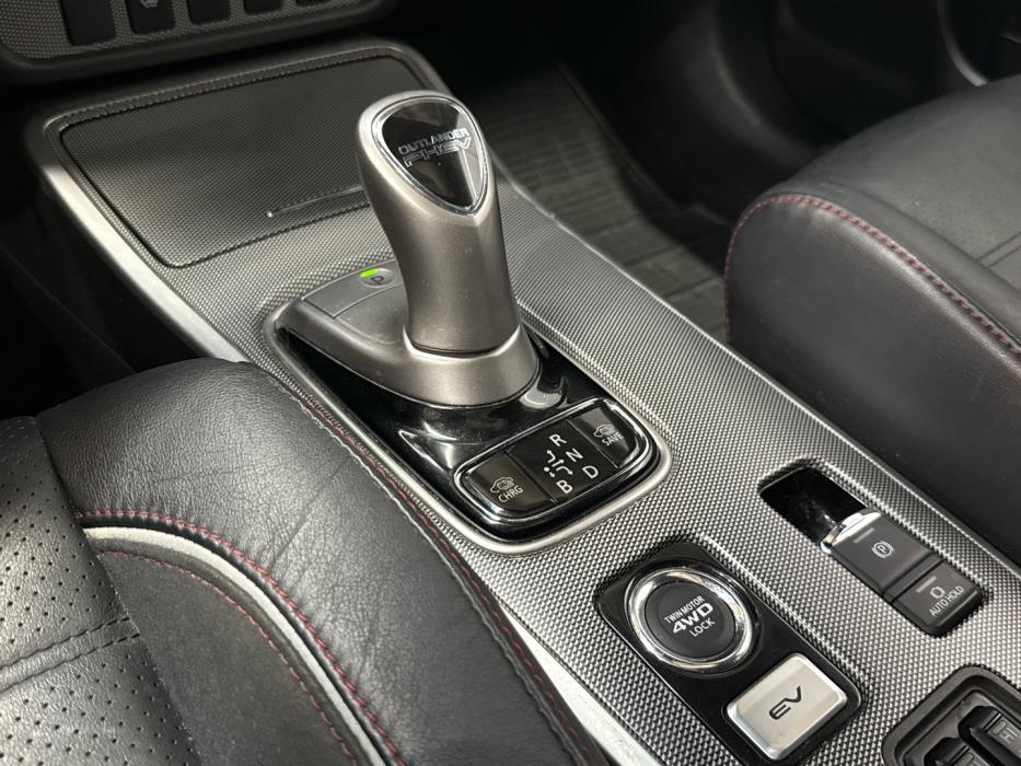 MITSUBISHI Outlander PHEV 2018