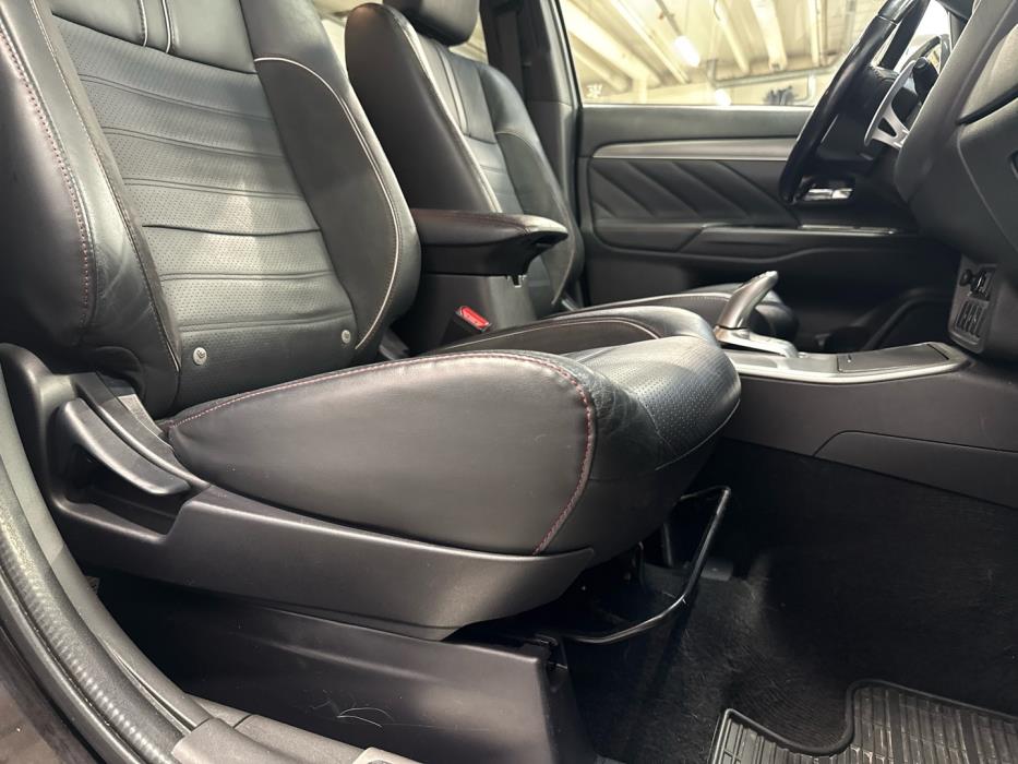 MITSUBISHI Outlander PHEV 2018