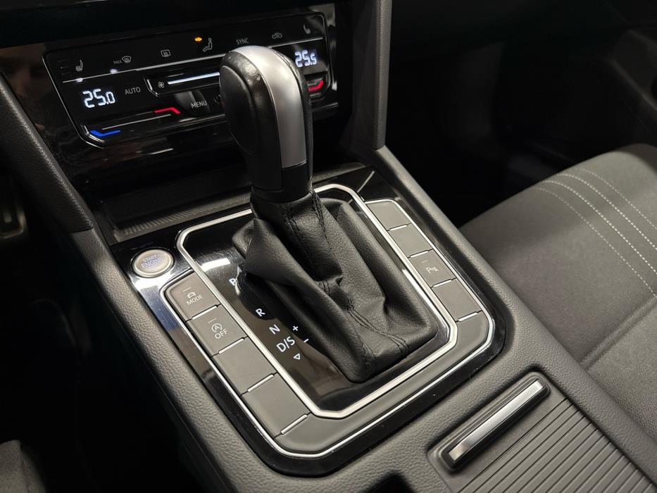 VOLKSWAGEN Passat 2022