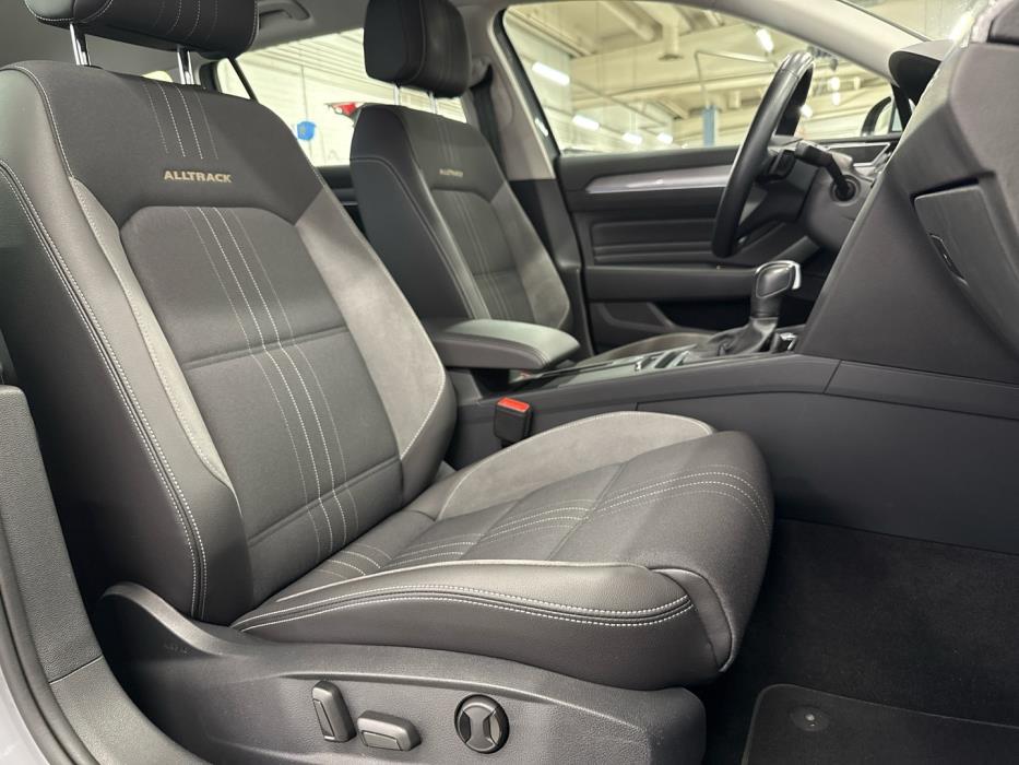 VOLKSWAGEN Passat 2022