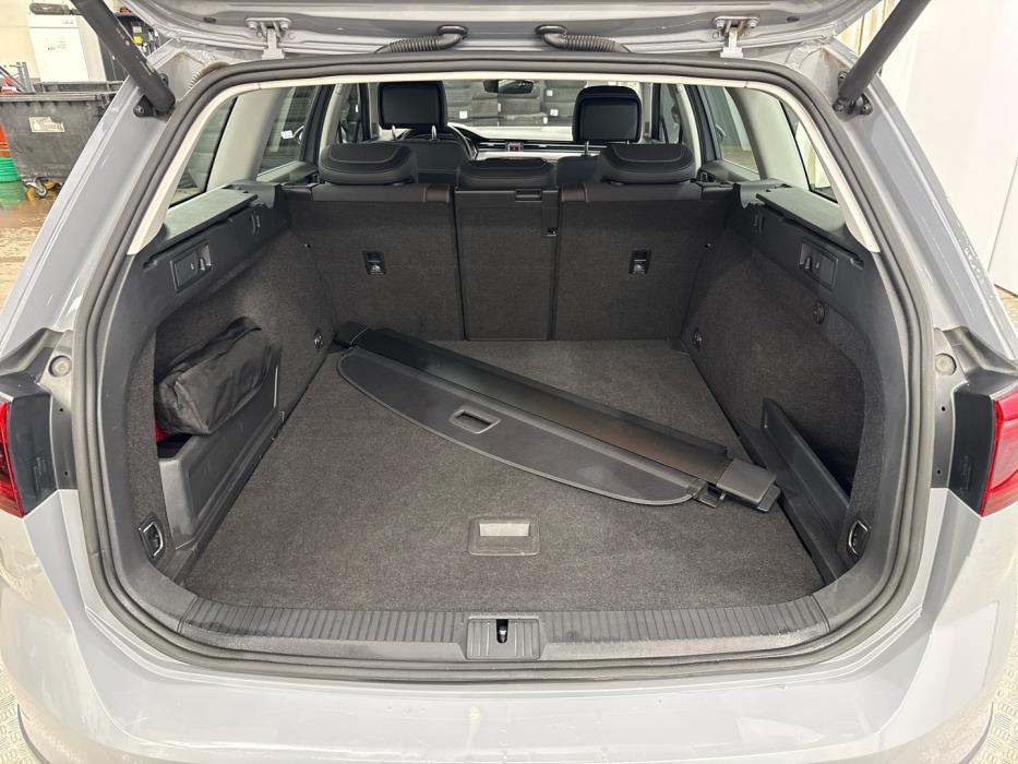 VOLKSWAGEN Passat 2022