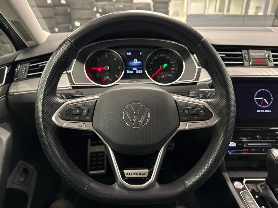 VOLKSWAGEN Passat 2022