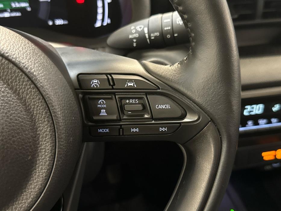TOYOTA Yaris 2024