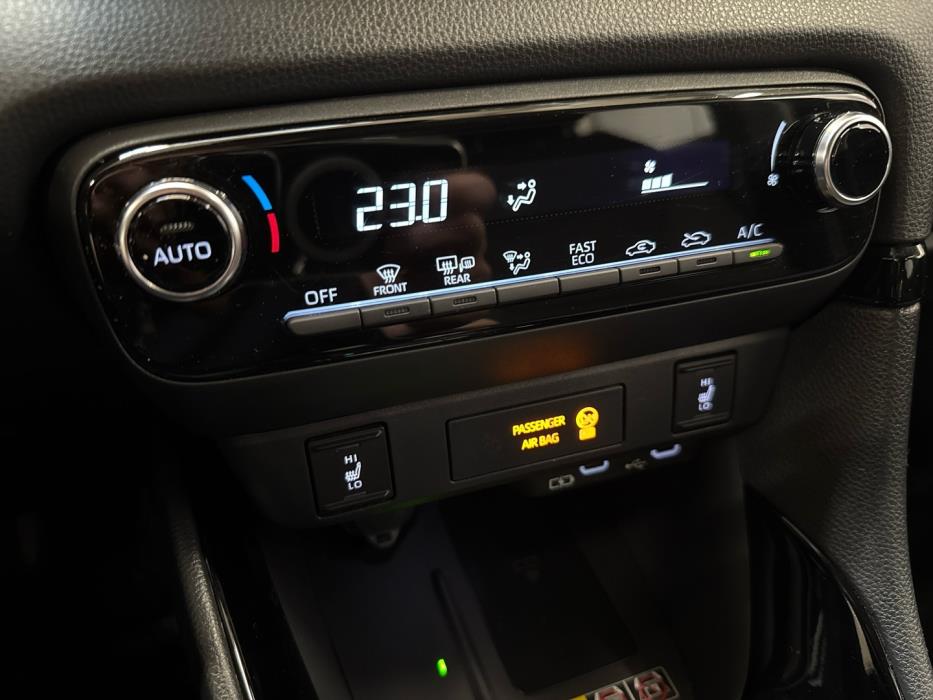 TOYOTA Yaris 2024