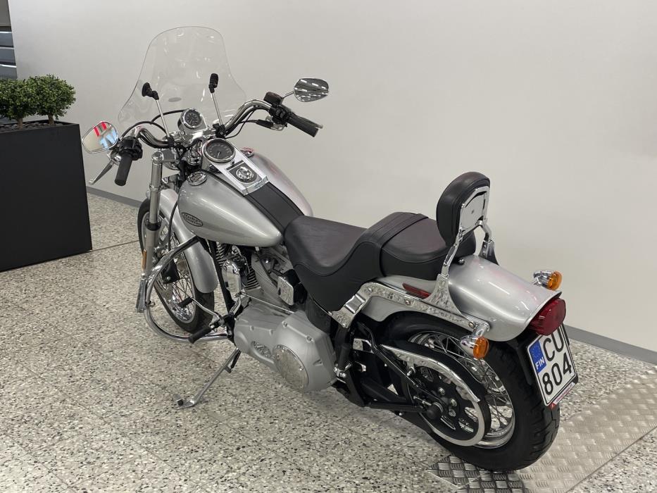 HARLEY-DAVIDSON SOFTAIL 2004