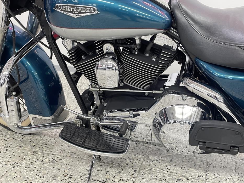 HARLEY-DAVIDSON TOURING 2004