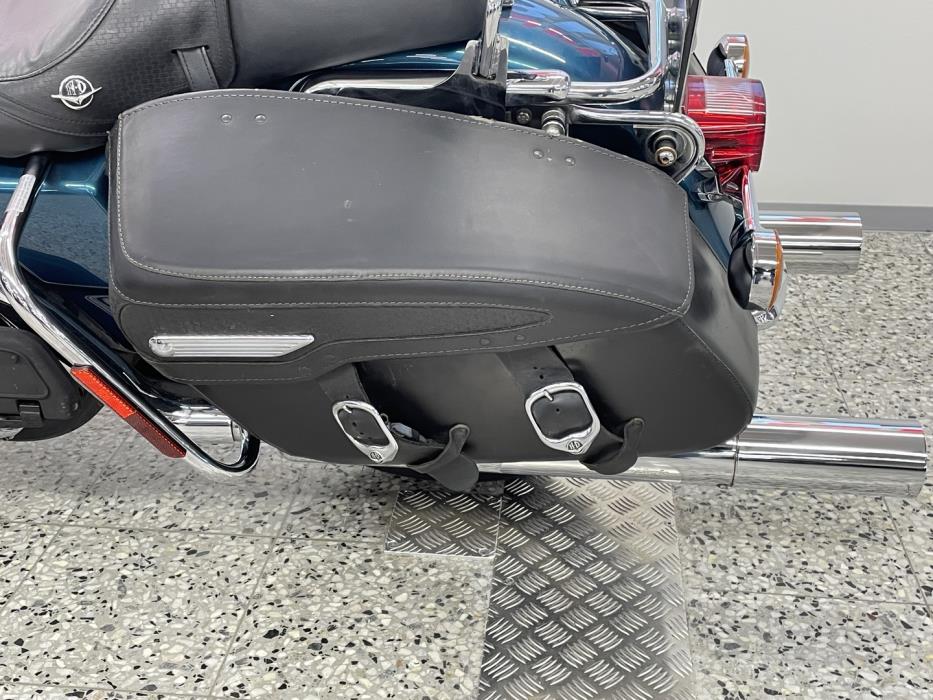 HARLEY-DAVIDSON TOURING 2004