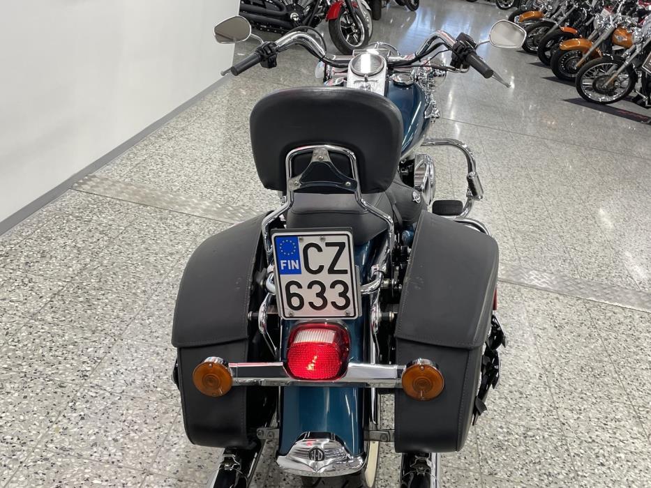 HARLEY-DAVIDSON TOURING 2004