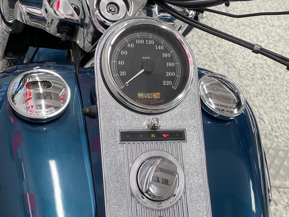 HARLEY-DAVIDSON TOURING 2004