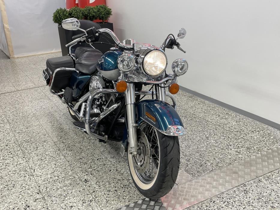 HARLEY-DAVIDSON TOURING 2004