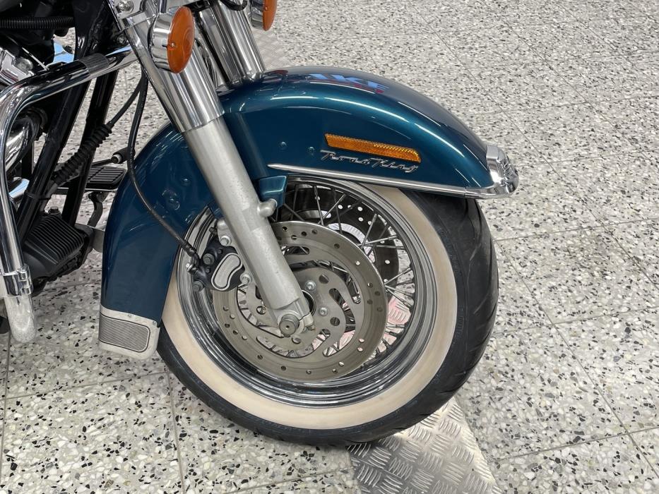 HARLEY-DAVIDSON TOURING 2004