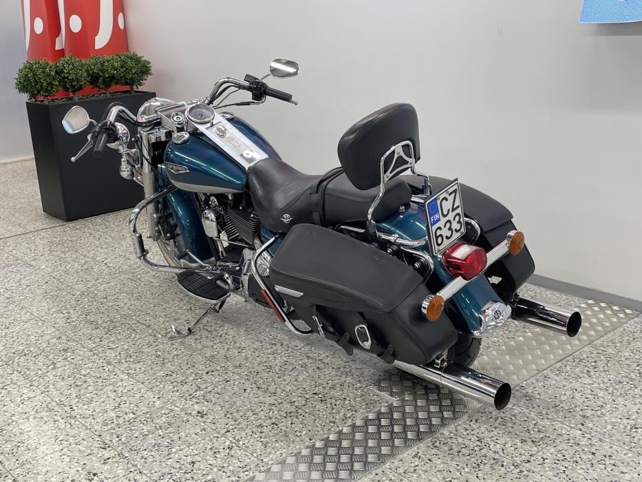 HARLEY-DAVIDSON TOURING 2004