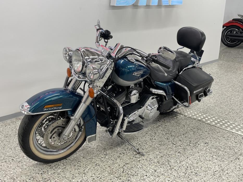 HARLEY-DAVIDSON TOURING 2004