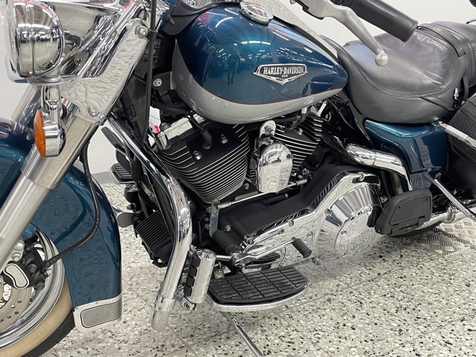 HARLEY-DAVIDSON TOURING 2004