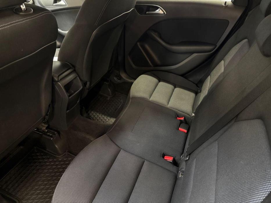 MERCEDES-BENZ B 2013