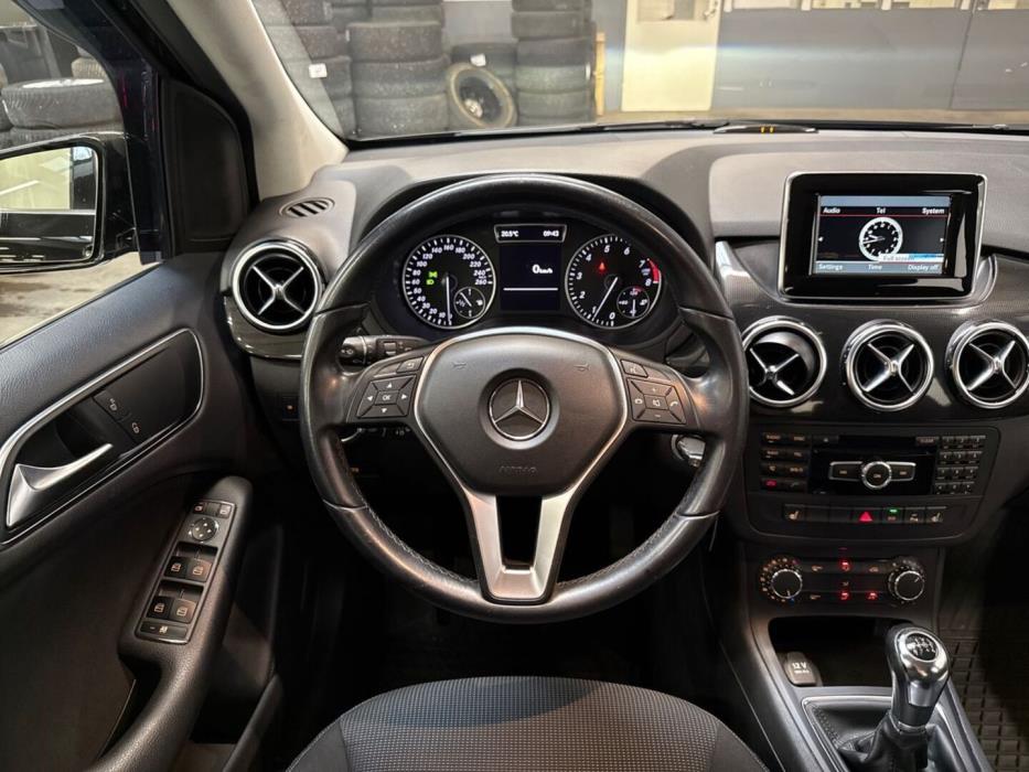 MERCEDES-BENZ B 2013