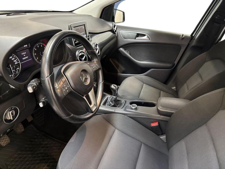 MERCEDES-BENZ B 2013