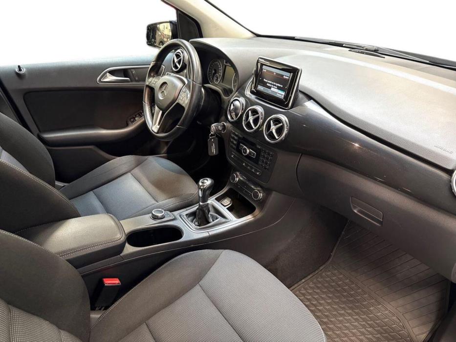 MERCEDES-BENZ B 2013