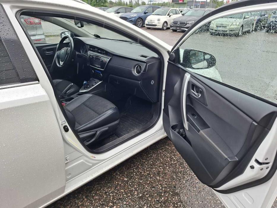 TOYOTA Auris 2014