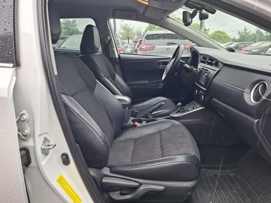 TOYOTA Auris 2014