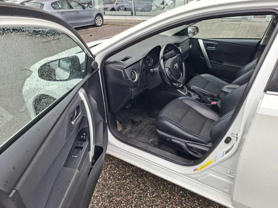 TOYOTA Auris 2014