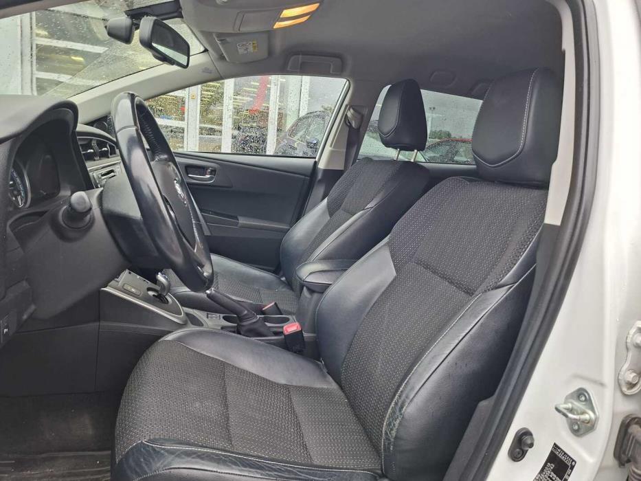 TOYOTA Auris 2014