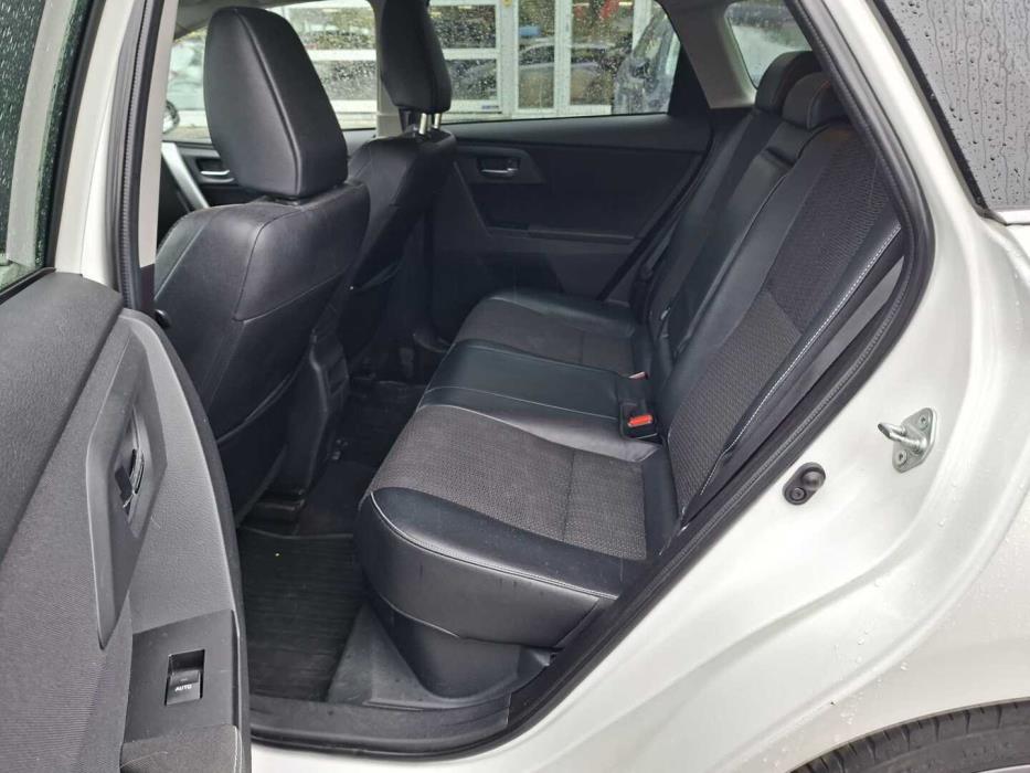 TOYOTA Auris 2014