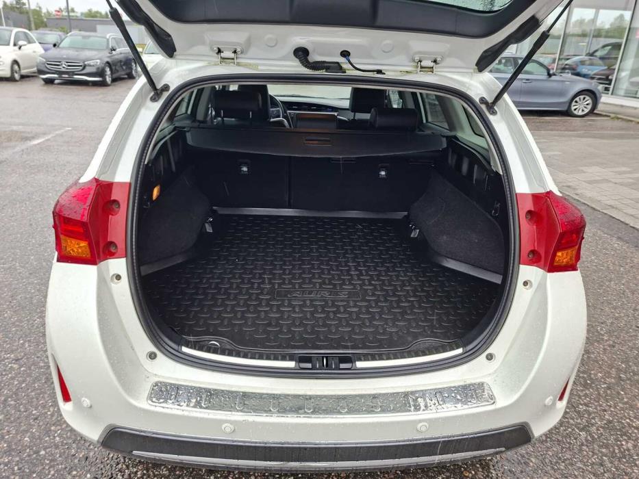 TOYOTA Auris 2014