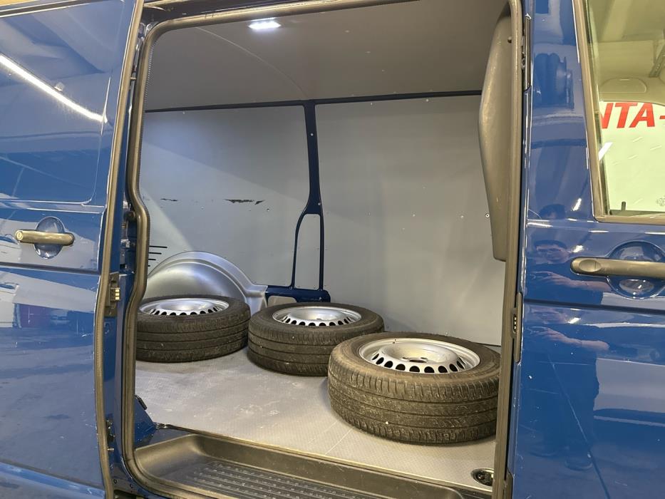 VOLKSWAGEN Transporter 2017