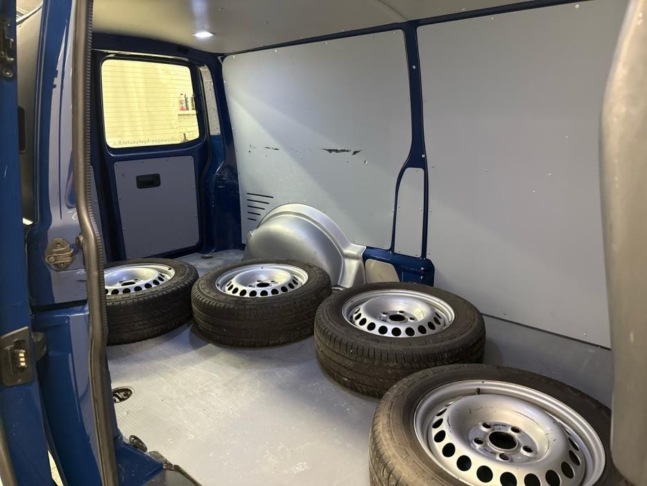 VOLKSWAGEN Transporter 2017